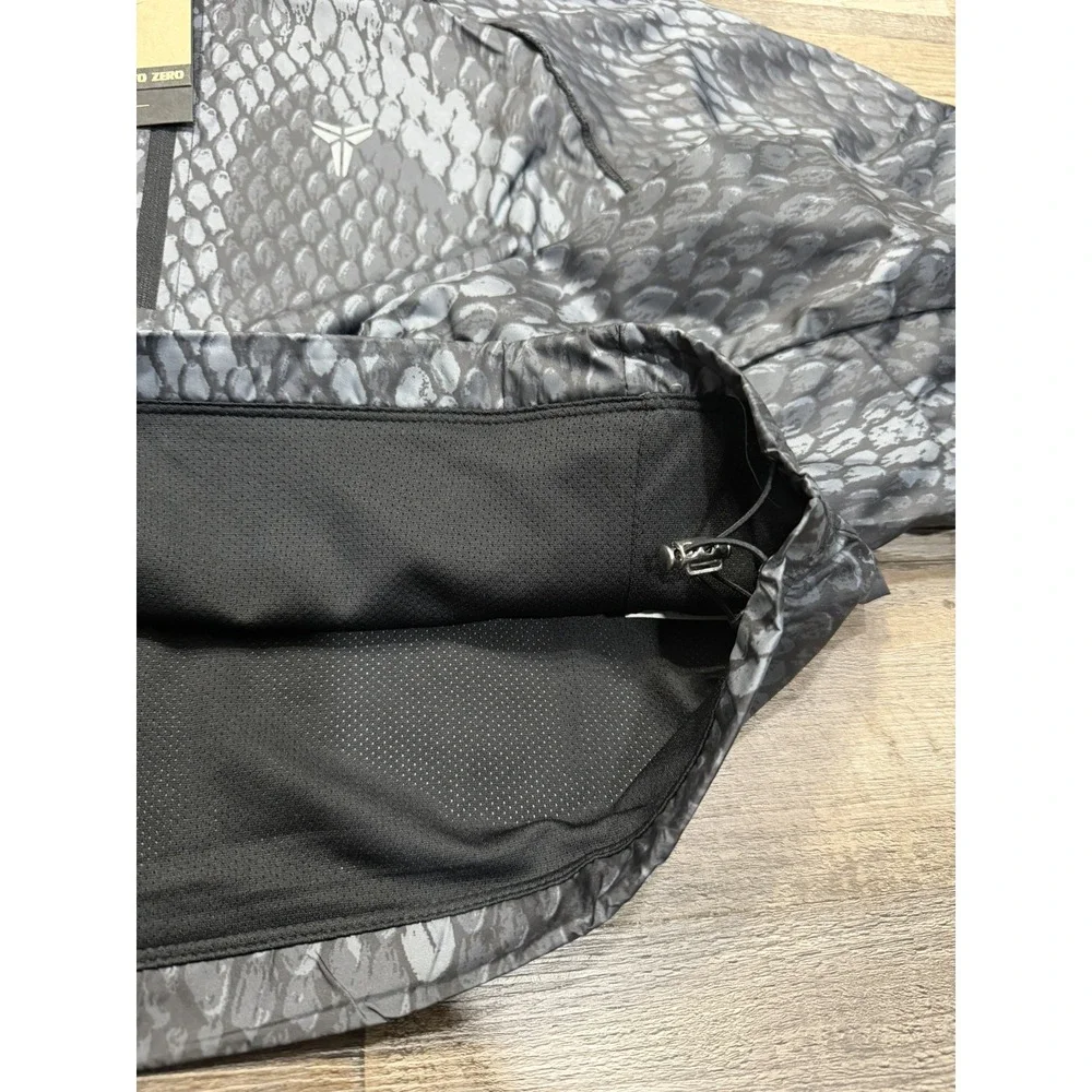 Nike Kobe  Lightweight Woven Jacket Reflective Women's small IB2718-010